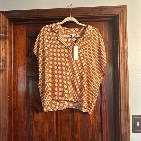 Stylish Geometric Button Down Shirt for Women - Picture 1 of 3